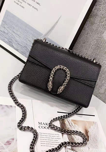 Jess Medium Leather Shoulder Bag Black