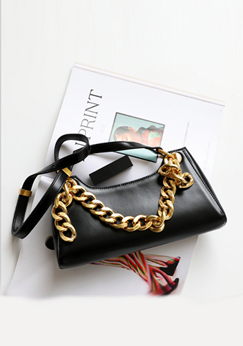 Mariana Smooth Leather Shoulder Bag Black Mariana Smooth Leather Shoulder Bag Black