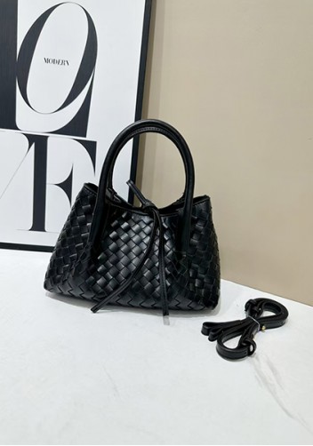 Mia Gallery Woven Vegan Leather Small Shoulder Bag Black