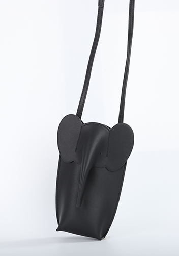 THE ELEPHANT POCKET SHOULDER LEATHER BAG BLACK