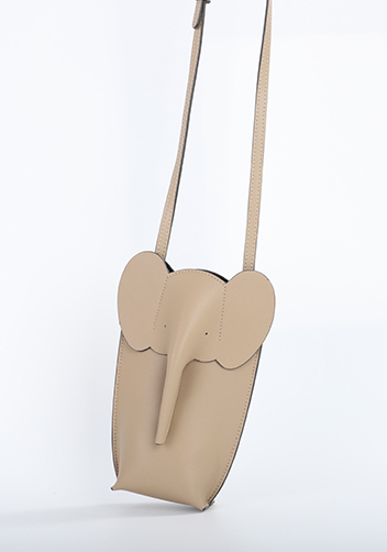THE ELEPHANT POCKET SHOULDER LEATHER BAG BEIGE
